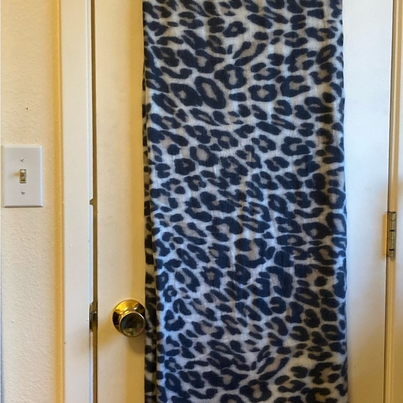 Extra Long Cream, Black & Tan Animal Print Warm Scarf, Small Fring At Ends - Picture 4 of 9